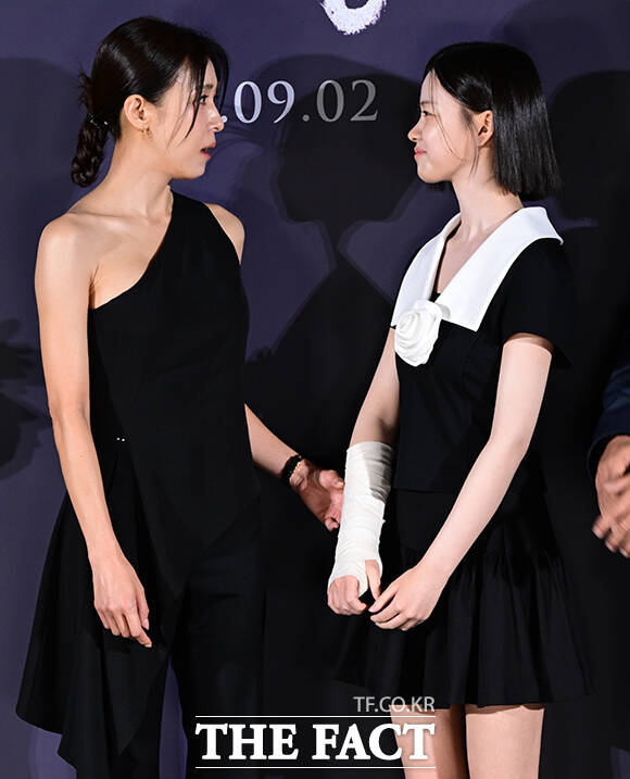모녀 역을 맡은 하지원과 김시아의 미모.