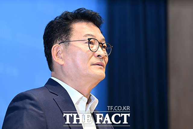 송영길 더불어민주당 당대표 후보가 5일 오전 서울 여의도 국회 소통관에서 조희대 대법원장 탄핵 추진 기자회견을 하고 있다. /국회=서예원 기자