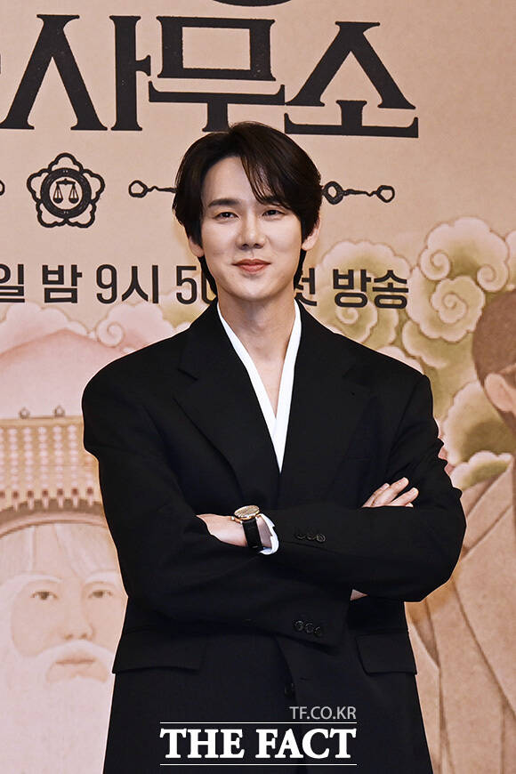 배우 유연석이 30억 원대 세금 부과에 불복해 제기한 조세심판에서 기각 결정을 받았다. 사진은 지난 3월 11일 오후 서울 양천구 목동 SBS에서 열린 SBS 금토드라마 '신이랑 법률사무소' 제작발표회에 참석한 모습. /송호영 기자