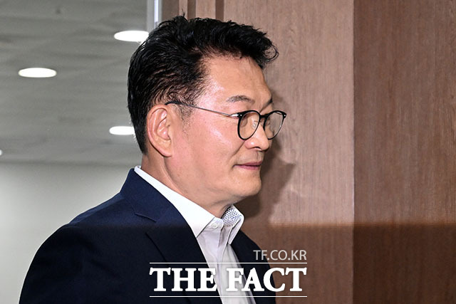 송영길 더불어민주당 당대표 후보가 5일 오전 서울 여의도 국회 소통관에서 조희대 대법원장 탄핵 추진 기자회견을 하고 있다. /국회=서예원 기자