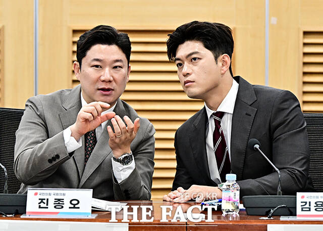 당내에서는 이번 논란이 친한계에 대한 역공의 계기로 작용했다는 평가도 나온다. 왼쪽은 진종오 의원. /배정한 기자