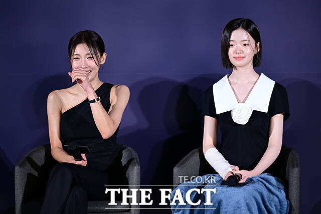 모녀 역을 맡은 하지원과 김시아의 미모.