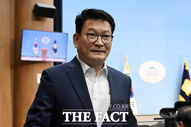 송영길 더불어민주당 당대표 후보가 5일 오전 서울 여의도 국회 소통관에서 조희대 대법원장 탄핵 추진 기자회견을 하고 있다. /국회=서예원 기자