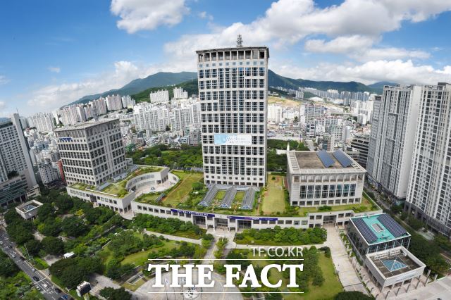 부산시청 전경 /더팩트 DB