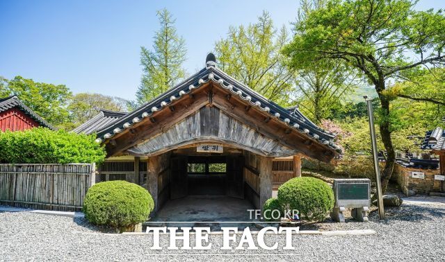 순천시 선암사 측간(廁間)이 국가민속문화유산으로 지정될 전망이다. 선암사 해우소 모습. /순천시