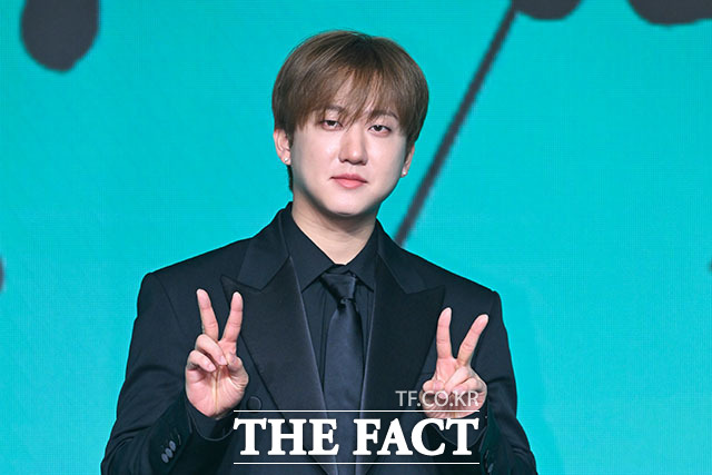 그룹 스트레이키즈의 리노와 한, 아이엔, 필릭스, 방찬, 현진, 승민, 창빈(왼쪽부터)이 6일 오후 서울 여의도 콘래드 서울 호텔에서 열린 미니 앨범 ‘THIS & THAT(디스 앤드 댓)’ 발매 기념 기자간담회에 참석해 포즈를 취하고 있다. /서예원 기자