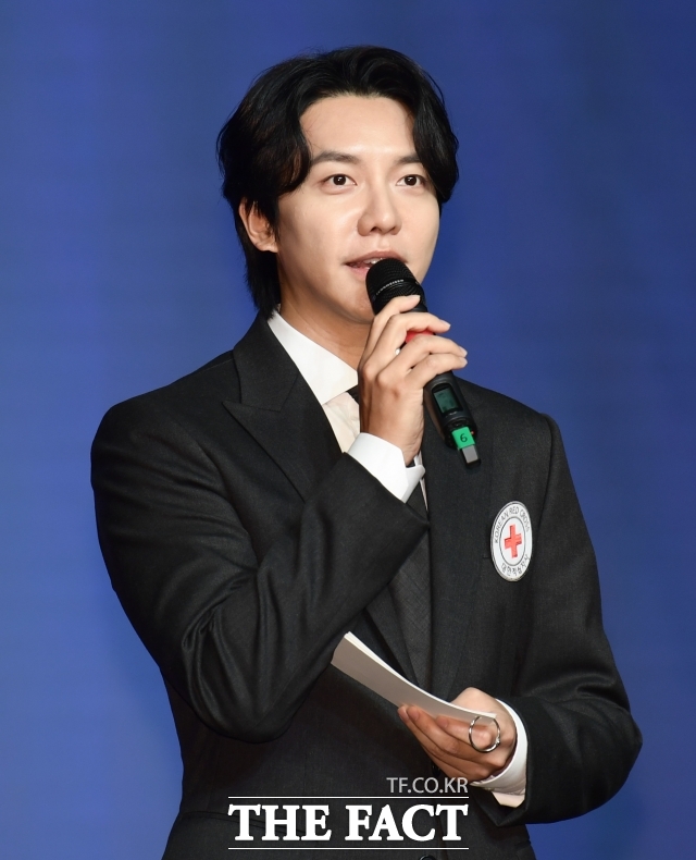 배우 이승기 측이 6일 오후 연예기획사 원헌드레드레이블 차가원 대표와의 전세금 분쟁에 대해 강도 높은 공식 입장을 발표했다. 이승기 측 법률대리인은