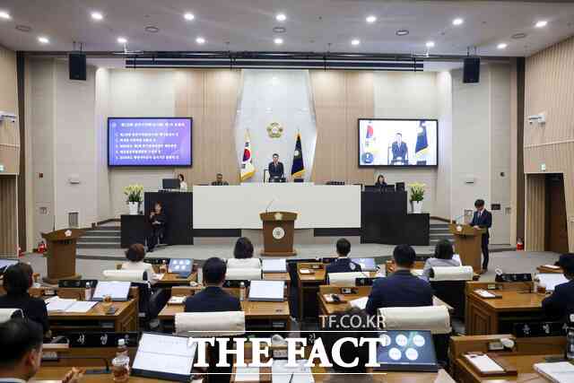 당진시의회는 6일 본회의장에서 제129회 임시회 제1차 본회의를 개회했다. /당진시의회