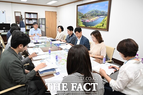 대전시 중구가 6일 '2026년 공모사업 추진상황 점검회의'를 열고 올해 공모사업 추진 성과 점검 및 향후 전략적 유치 방안을 논의했다. /대전 중구