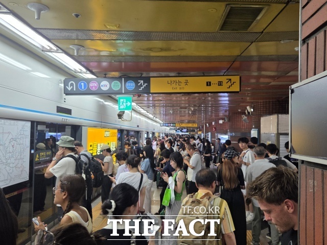 6일 서울교통공사(서교공)에 따르면 지하철 역사 281곳 중 51곳(지하 26곳·지상 25곳)에 냉방장치가 설치돼 있지 않다. /안디모데 기자