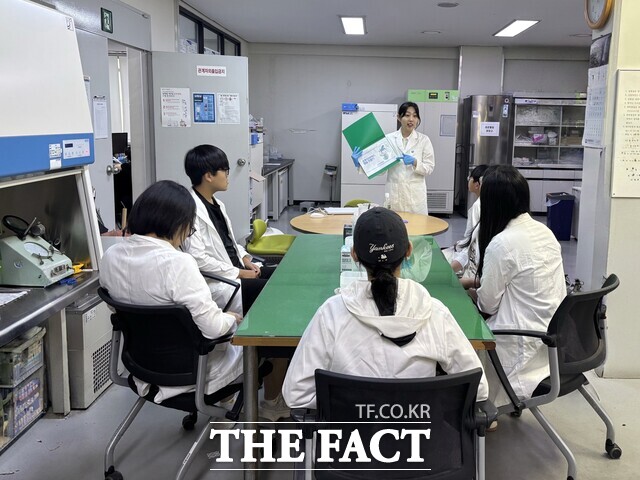 광주환경공단이 여름방학을 맞아 청소년 SNS기자단 대상 환경교육과 간담회를 개최했다. /광주환경공단