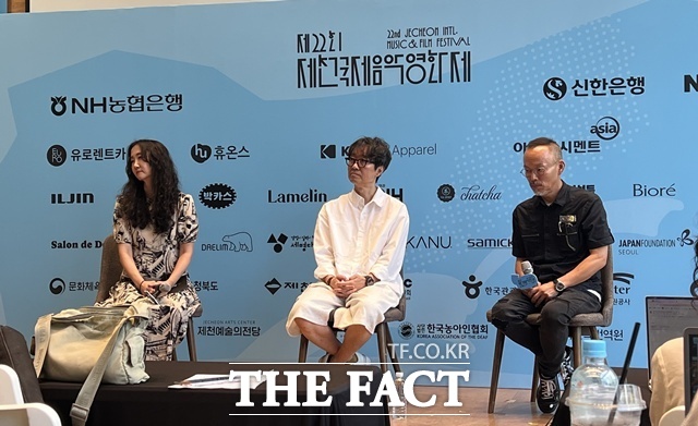 조명진 프로그래머, 장항준 집행위원장, 김기용 공연 실장(왼쪽부터)이 6일 오전 서울 중구 커뮤니티하우스 마실에서 진행된 제22회 제천국제음악영화제의 공식 기자회견에 참석해 다양한 이야기를 나눴다. /문채영 기자