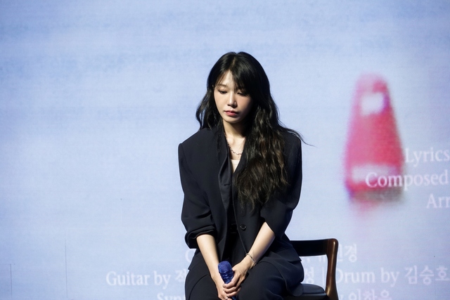 정은지는 다섯 번째 미니앨범 'Summer, I'에서 전곡 프로듀싱에 참여했다./빌리언스