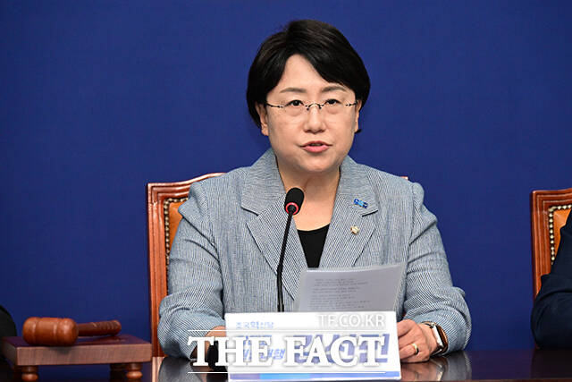 조국혁신당이 7일 이재명 정부에 '주52시간제 적용 제외 구상' 철회를 촉구했다. 사진은 김선민 조국혁신당 정책위의장 모습. /남윤호 기자