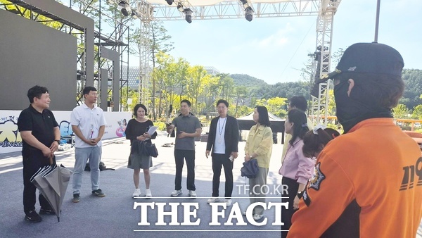 대전시가 본격적인 여름 휴가철과 물놀이 성수기를 맞아 6일 시민이 안전하게 이용할 수 있도록 물놀이 관리지역과 여름철 축제장을 대상으로 현장 안전 점검을 실시했다. /대전시
