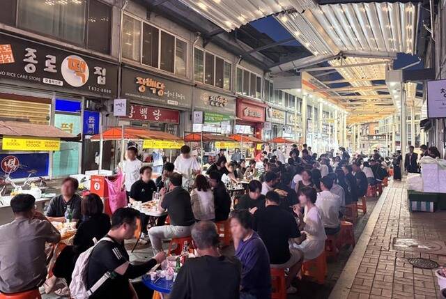 영주365시장야시장 시범운영 모습 /영주시