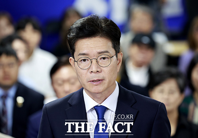 정부·여당 지지율 하락과 기대 이하의 지방선거 결과라는 경고등에도 여론 반발이 큰 사안을 밀어붙이는 일을 주저하지 않고 있다. 사진은 6·3 지방선거 서울시장 선거 패배가 확실시되는 정원오 더불어민주당 서울시장 후보가 지난 6월 4일 오전 서울 중구 세종대로 캠프에서 제9회 전국동시지방선거 관련 입장을 밝히고 있는 모습. /이새롬 기자