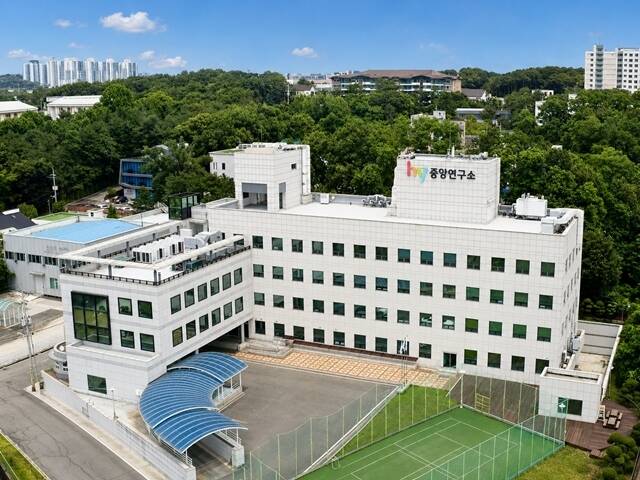 hy가 특허 프로바이오틱스 'HP7'의 장운동 및 장장벽 관련 연구 논문을 국제학술지 JMB에 게재했다고 7일 밝혔다. 사진은 hy중앙연구소의 모습. /hy