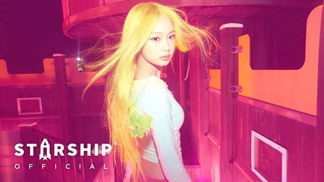 키키가 선공개안 'Candy Pink Magic Hole Flip Phone (나 어떡해)'는 음악의 완성도와 영상의 미감에서 호평을 받고 있다./키키 공식 유튜브 채널 캡처