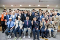  호반, 광복절 앞두고 국가유공자 예우…장수사진 촬영 봉사