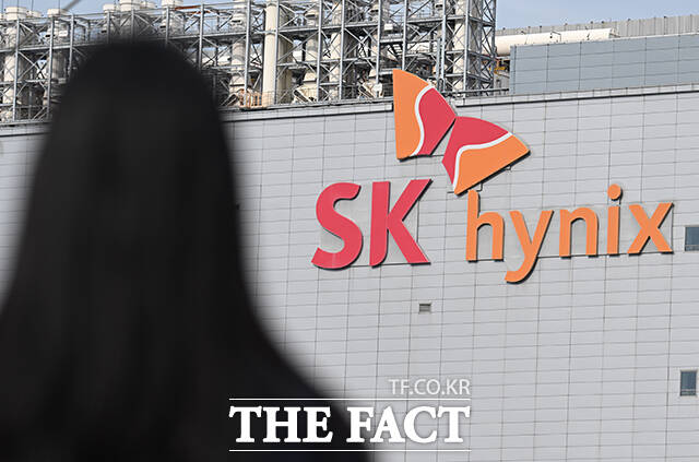 중국 반도체 회사로 이직을 준비하면서 SK하이닉스의 영업비밀을 빼돌린 전 직원이 2심에서도 실형을 선고받았다./박헌우 기자