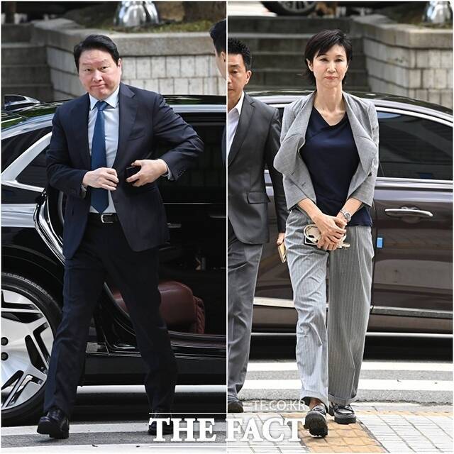 최태원 SK그룹 회장(왼쪽)과 노소영 아트센터 나비 관장이 6월 26일 오전 서울 서초구 서울고법에서 열린 재산분할 파기환송심 2차 변론기일에 출석하고 있다. /배정한 기자