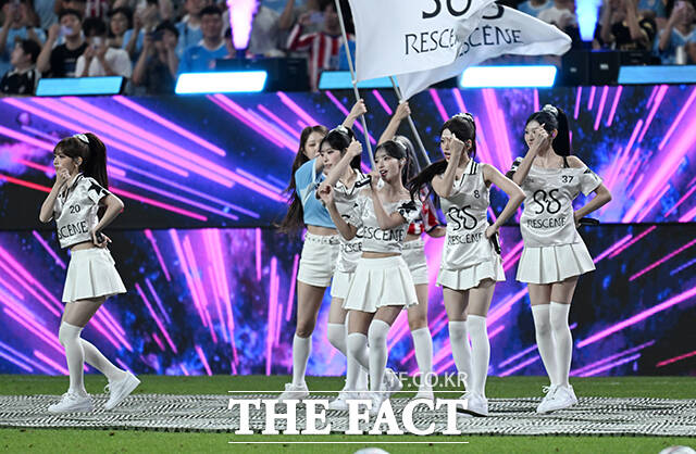 2026 쿠팡플레이 시리즈 아틀레티코 마드리드(AT마드리드)와 맨체스터 시티의 경기가 9일 오후 서울 마포구 서울월드컵경기장에서 열린 가운데 리센느가 축하공연을 펼치고 있다. /서울월드컵경기장=박헌우 기자