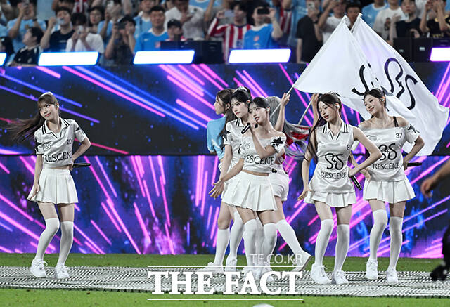 2026 쿠팡플레이 시리즈 아틀레티코 마드리드(AT마드리드)와 맨체스터 시티의 경기가 9일 오후 서울 마포구 서울월드컵경기장에서 열린 가운데 리센느가 축하공연을 펼치고 있다. /서울월드컵경기장=박헌우 기자