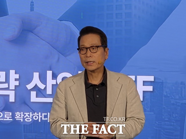 배재규 한국투자신탁운용 대표가 10일 오전 서울 여의도 콘래드호텔에서 열린 'ACE ETF 신규 상장 기념 투자 세미나'에서 환영사를 하고 있다. /이한림 기자