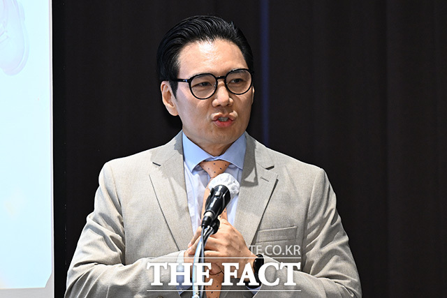 피터 한 이사가 발언하고 있다.