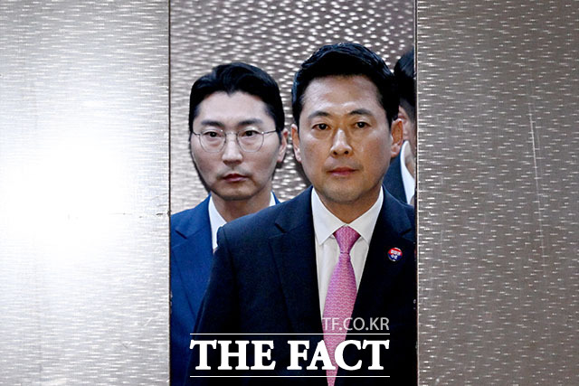 장동혁 국민의힘 대표가 취임 1주년을 앞두고 당 혁신안과 당원협의회(당협) 조직 정비를 동시에 꺼내들었다./서예원 기자