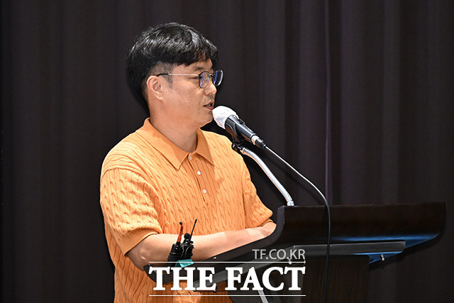 발언 이어가는 박형근 이사.