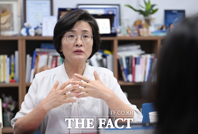 임미애 더불어민주당 의원은 정치의 끝에 대해 