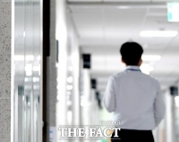 보좌진 당원 가입 의무화…