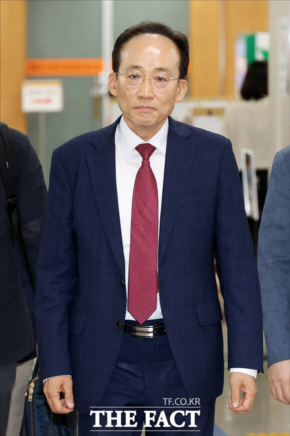 추경호 국민의힘 전 원내대표(현 대구시장)가 12일 오후 서울 서초구 서울중앙지방법원에서 열린 내란중요임무종사 혐의 재판에 출석하고 있다. /이새롬 기자
