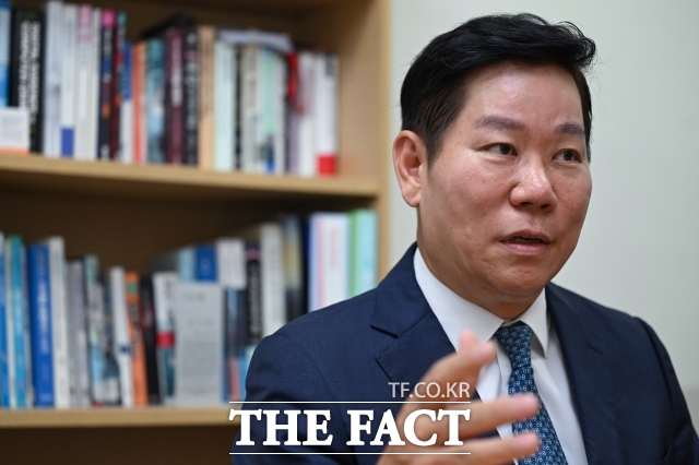 황석진 동국대학교 국제정보보호대학원 교수는 국내 가상자산 규제가 과도하게 강화될 경우 투자자들이 해외 거래소나 탈중앙화 플랫폼으로 이동하는 풍선효과가 나타날 수 있다고 우려했다. /남윤호 기자
