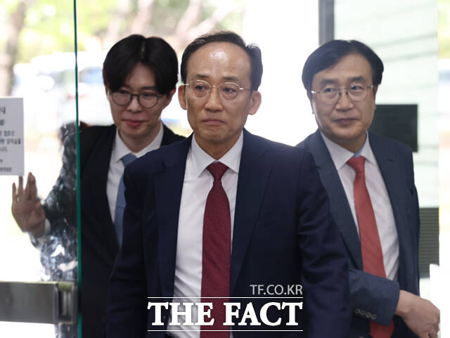 주진우 국민의힘 의원이 12일 오후 서울 서초구 서울중앙지방법원에서 열린 추경호 국민의힘 전 원내대표(현 대구시장)의 내란중요임무종사 혐의 재판에 증인으로 출석하고 있다.