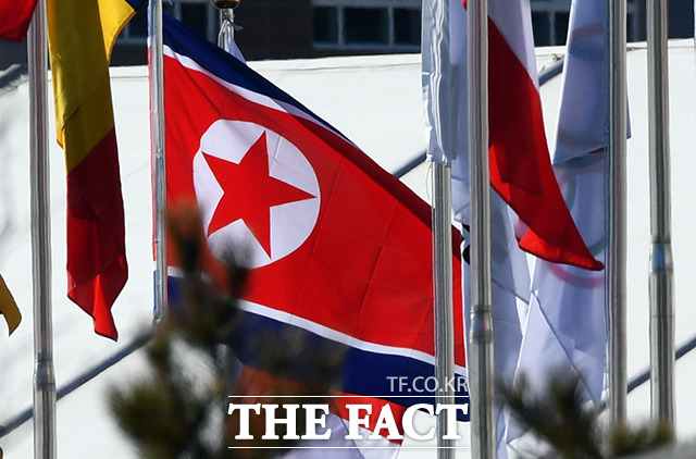 북한은 12일 한국의 핵추진잠수함(핵잠) 보유 추진에 