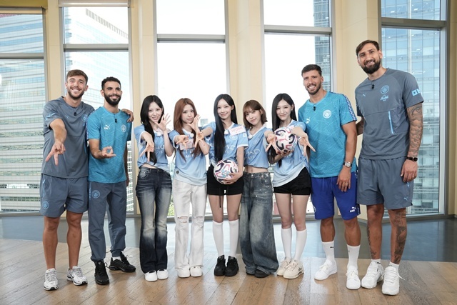 그룹 리센느와 맨체스터 시티 소속 축구 선수들이 쿠팡플레이 새 오리지널 예능프로그램 '리센느의 맨시티 어택!'으로 뭉친다. /ENA