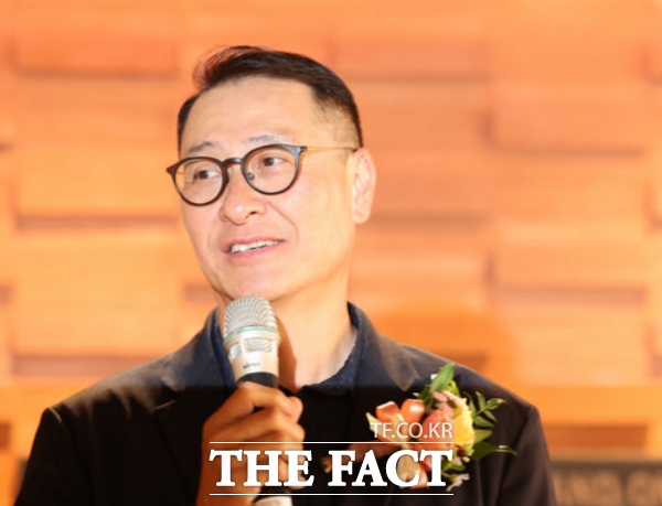 bhc치킨은 지난 3일 오후 서울 강남구에 플래그십 스토어 강남역점을 오픈했다. 이를 기념해 송호섭 다이닝브랜즈그룹 대표이사가 인사말을 하고 있다. /뉴시스