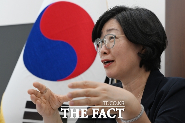 임영미 고용노동부 고용정책실장이 10일 서울 중구 직업능력심사평가원에서 <더팩트>와 인터뷰를 하고 있다. /김성렬 기자
