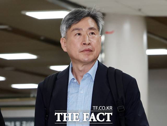 12·3 비상계엄 당시 계엄에 관여할 목적으로 해양경찰청을 동원했다는 혐의를 받는 김종욱 전 해양경찰청장과 안성식 전 해경 기획조정관이 재판에 넘겨졌다. /뉴시스