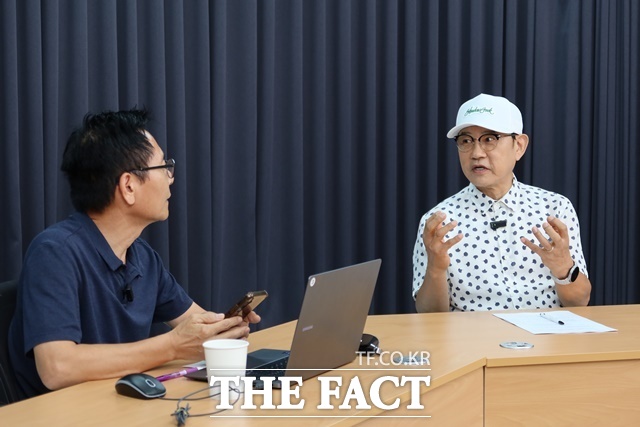 강일홍의 스페셜영상인터뷰에서 대한민국 트로트의 살아 있는 역사 설운도를 만나 그의 45년 음악 인생과 창작 철학, 전성기의 비하인드, 그리고 지금도 쉼 없이 새로운 노래를 만드는 이유를 직접 들어봤다. /이상빈 기자