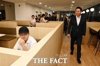  청년안심주택 커뮤니티 공간 찾은 오세훈 서울시장 [포토]
