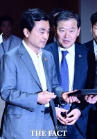  2045 전략수립위원회 참석하는 안규백 장관과 이형훈 보건복지부 2차관 [포토]
