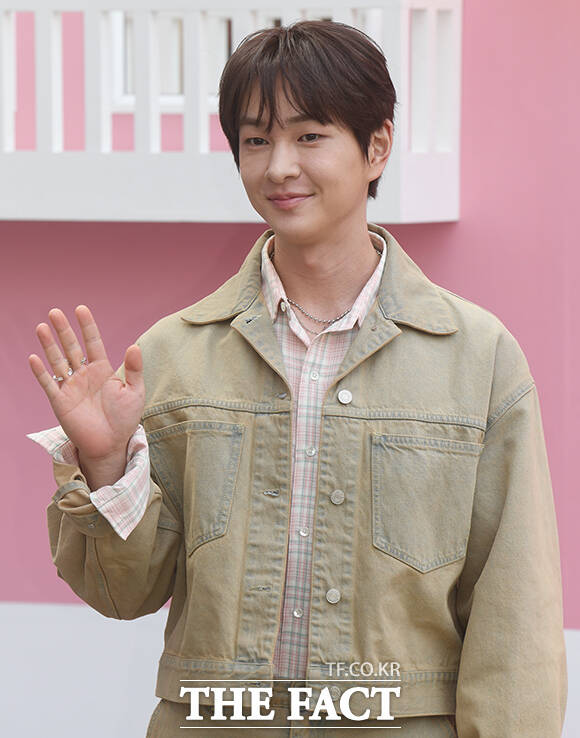 그룹 샤이니의 온유가 비의료인 A 씨에게 불법 의료 시술을 받았다는 의혹에 관해 지난 5월 경찰 조사를 받았다고 밝혔다. /박상민 기자