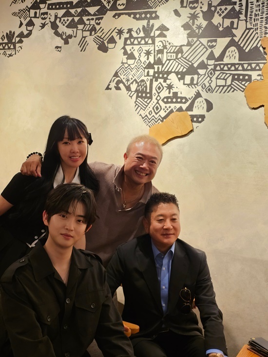 신즈위(Ben) 대표가 이끄는 Darton Entertainment는 오랜 기간 중화권 엔터테인먼트 시장에서 매니지먼트와 콘텐츠 제작 경험을 축적해온 만큼, 하루에게는 해외 활동을 위한 현지 네트워크와 산업적 기반을 확보할 수 있다는 의미가 크다. /루체엔터테인먼트