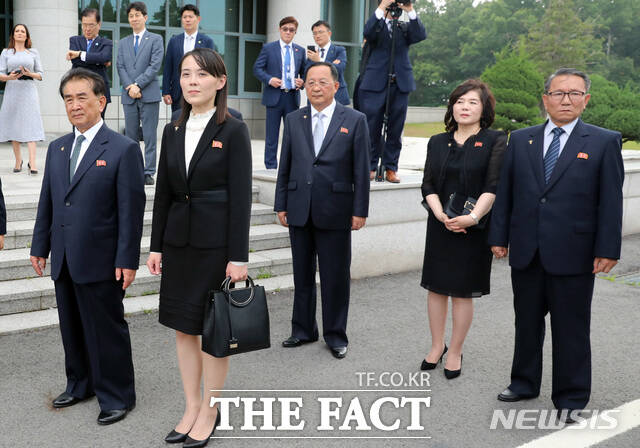 사진은 2019년 6월 30일 판문점 자유의 집에서 열린 북미 판문점회동에 대남 관계를 총괄하는 장금철 외무성 제1부상 겸 10국 국장(오른쪽부터)과 최선희 외무상, 리용호 전 외무상, 김여정 노동당 총무부장, 고 김창선 국무위원회 부장 모습이다. /뉴시스