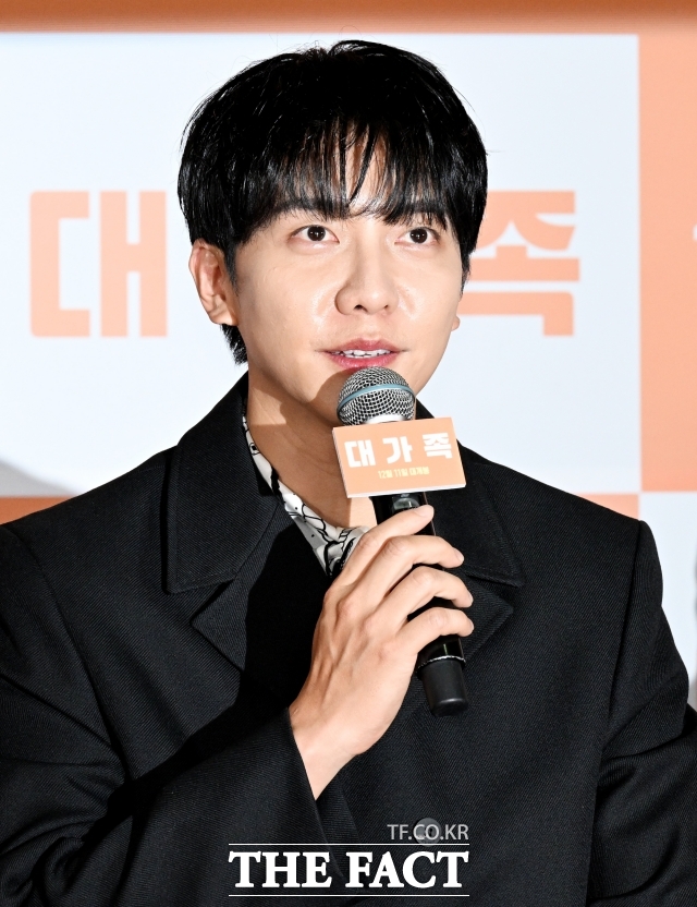싸이의 'SUMMERSWAG 2026'은 8월 한 달 동안 수원과 광주, 부산, 대전 등 주요 도시를 돌며 뜨거운 무대를 이어가고 있습니다. 공연장마다 매진 행렬이 이어질 정도로 반응은 폭발적이다. /더팩트 DB