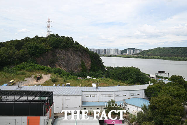 정부는 이날 서울 강서구 염창공원 부지와 남양주 도심, 경기 광주 등을 신규 공공택지지구로 지정해 수도권에 2만7000가구의 주택을 공급할 예정이다.